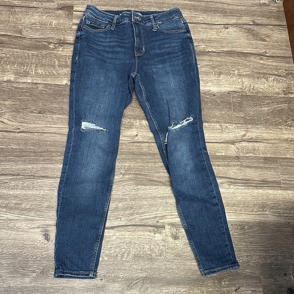 Old Navy Women's Skinny Jeans in Dark Blue
